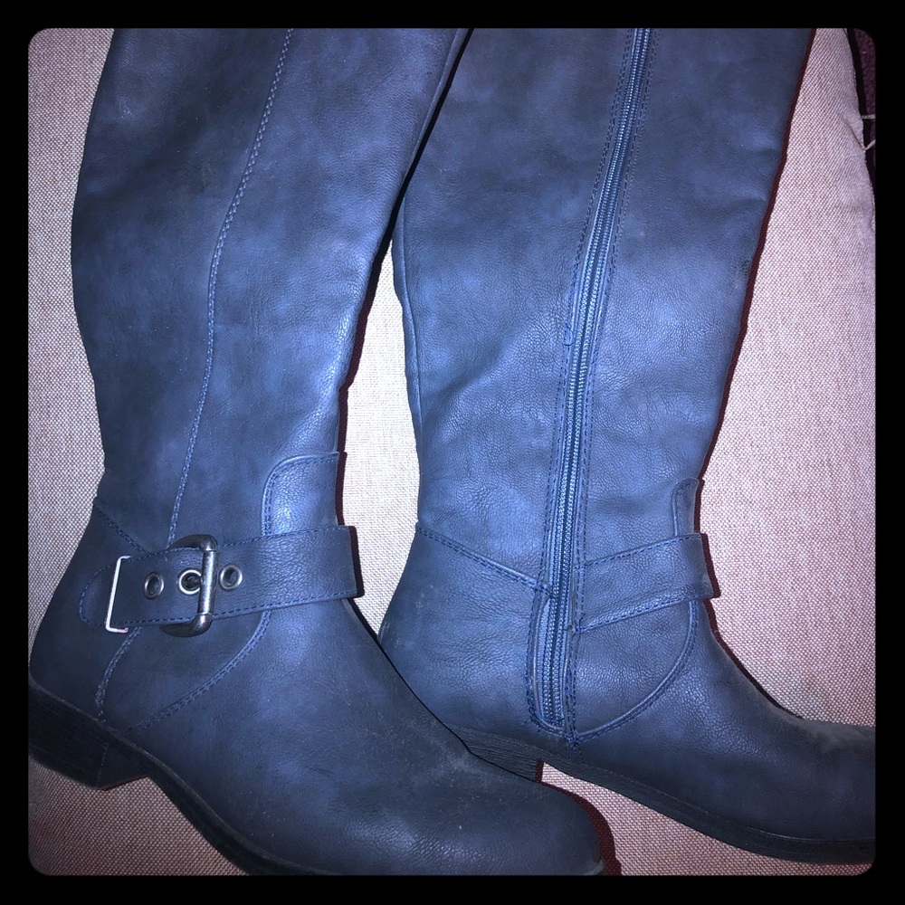 Karlene boots from Shoe Dazzle Size 61/2